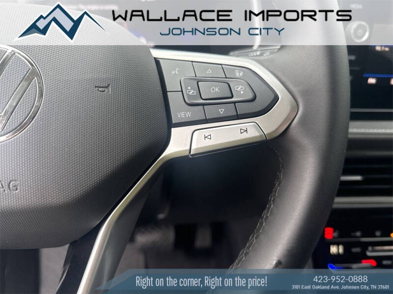 2026 Volkswagen Taos SE Black 4Motion