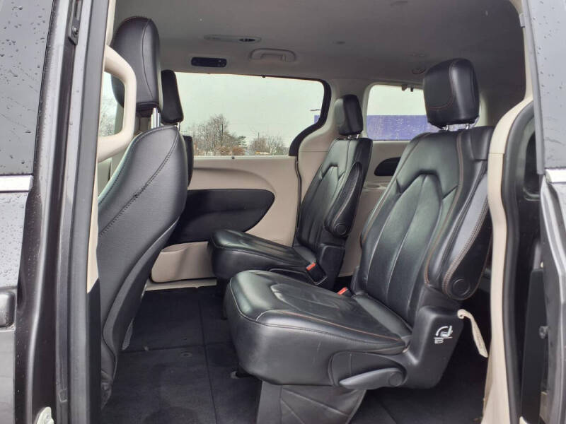 2020 Chrysler Pacifica Touring L