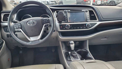 2016 Toyota Highlander Limited Platinum