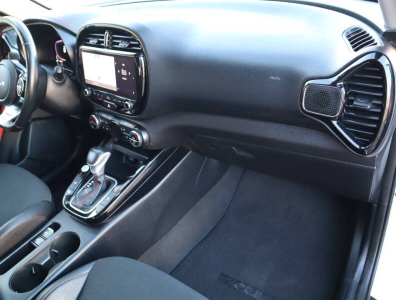 2023 Kia Soul GT-Line