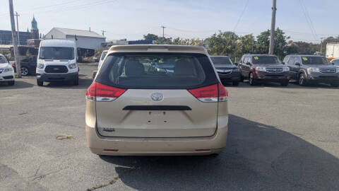 2014 Toyota Sienna L 7-Passenger