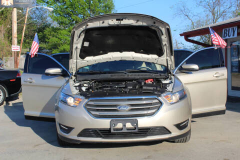 2017 Ford Taurus SEL