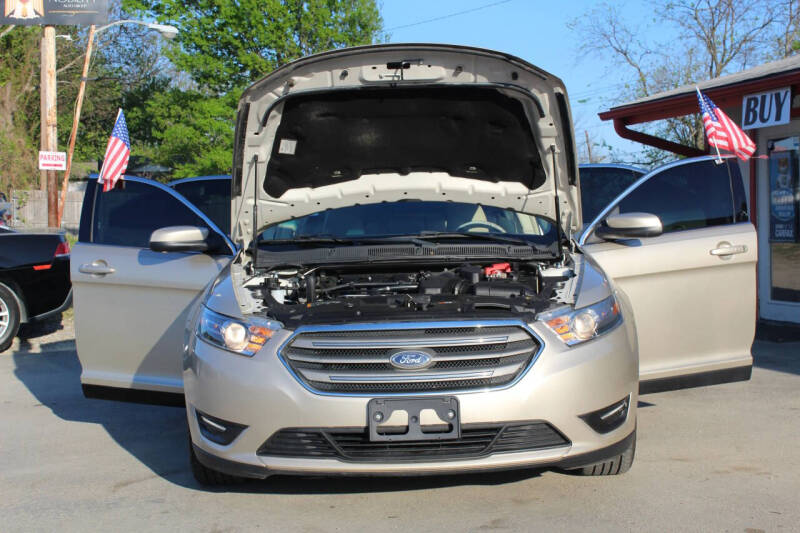 2017 Ford Taurus SEL