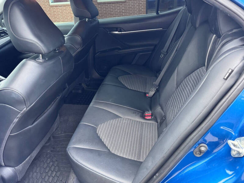 2020 Toyota Camry SE