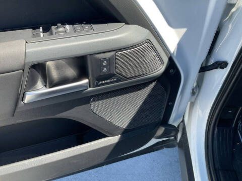 2024 Land Rover Defender 90 P400 X-Dynamic SE