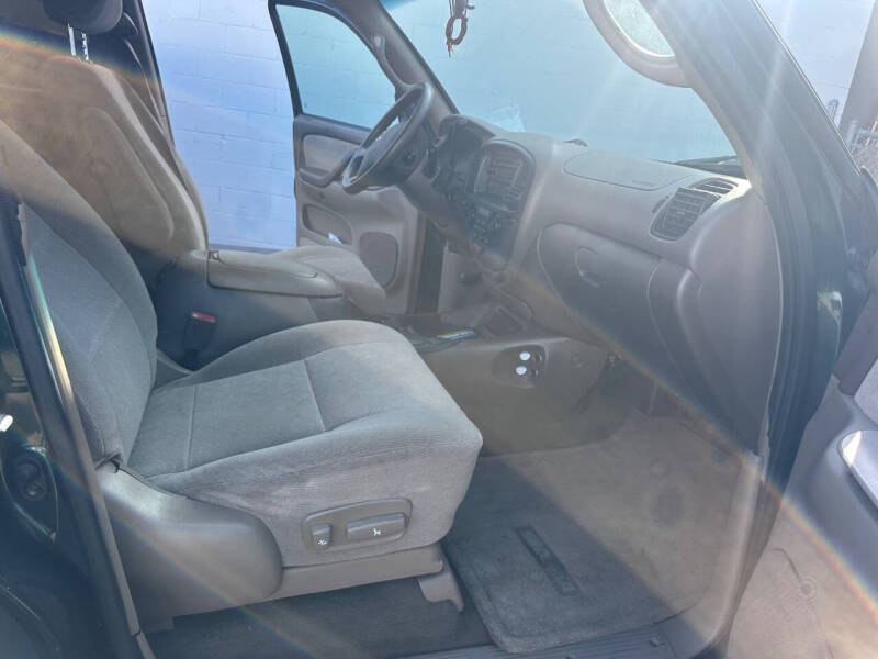 2003 Toyota Sequoia SR5