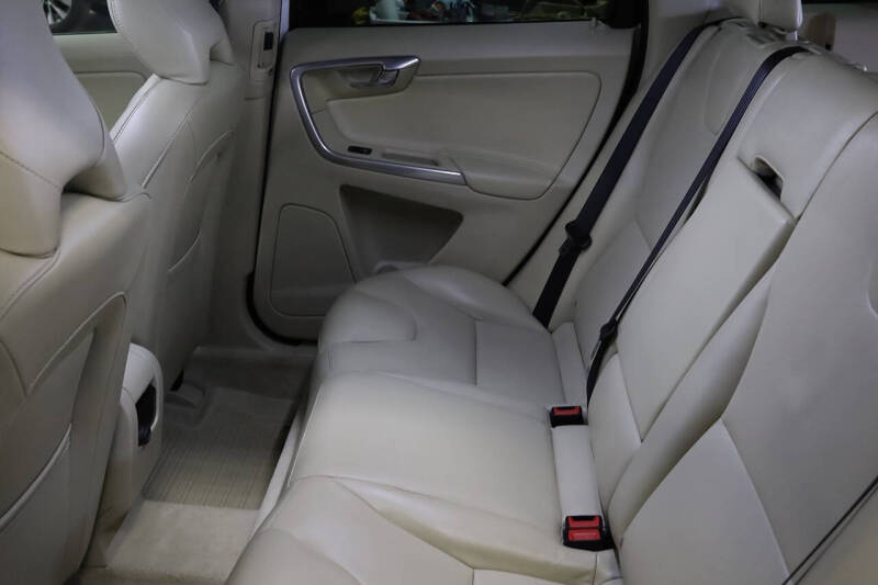 2016 Volvo XC60 T5 Premier