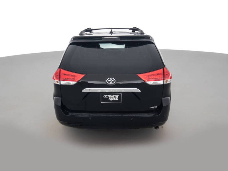 2014 Toyota Sienna Limited 7-Passenger