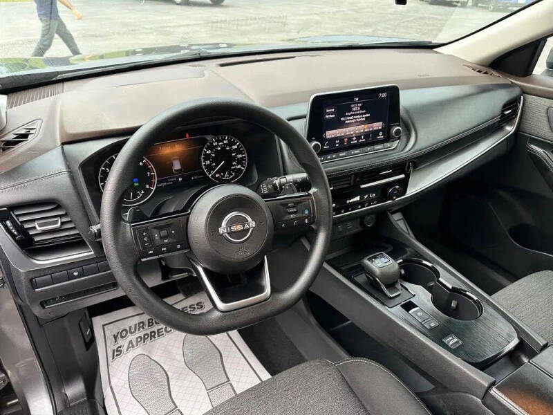 2022 Nissan Rogue SV