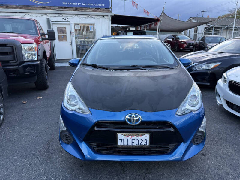 2015 Toyota Prius c Two