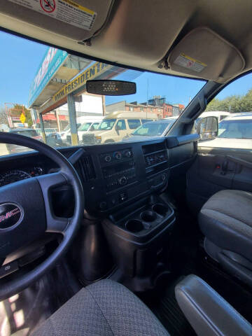 2017 GMC Savana 2500