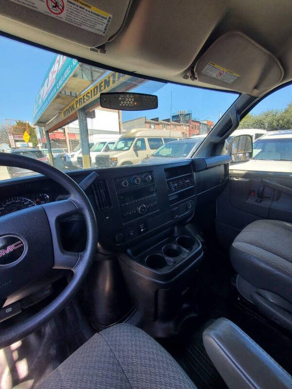 2017 GMC Savana 2500