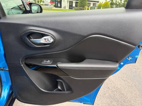 2023 Jeep Cherokee Altitude Lux