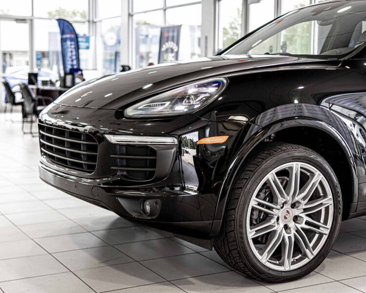 2017 Porsche Cayenne Platinum Edition
