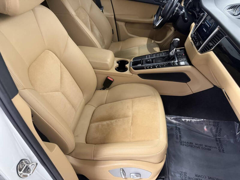 2017 Porsche Macan