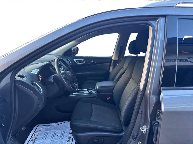 2019 Nissan Pathfinder S