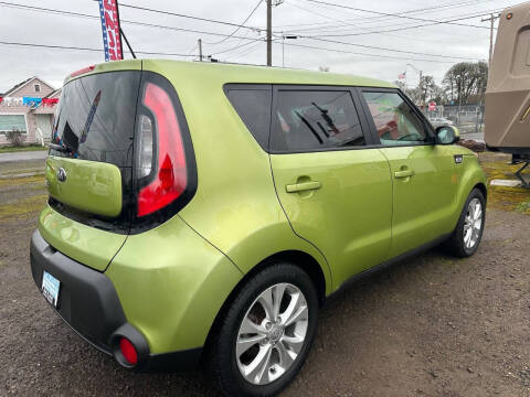 2015 Kia Soul +