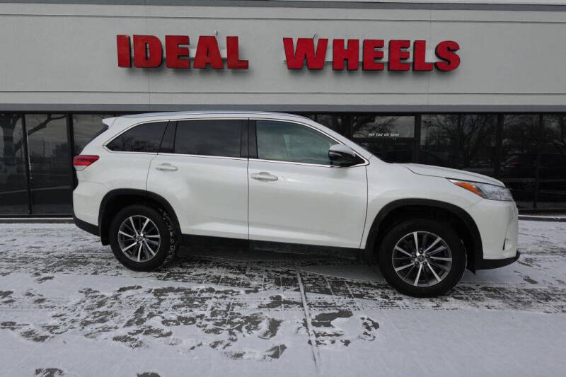 2019 Toyota Highlander for sale at Ideal Wheels in Sioux City IA