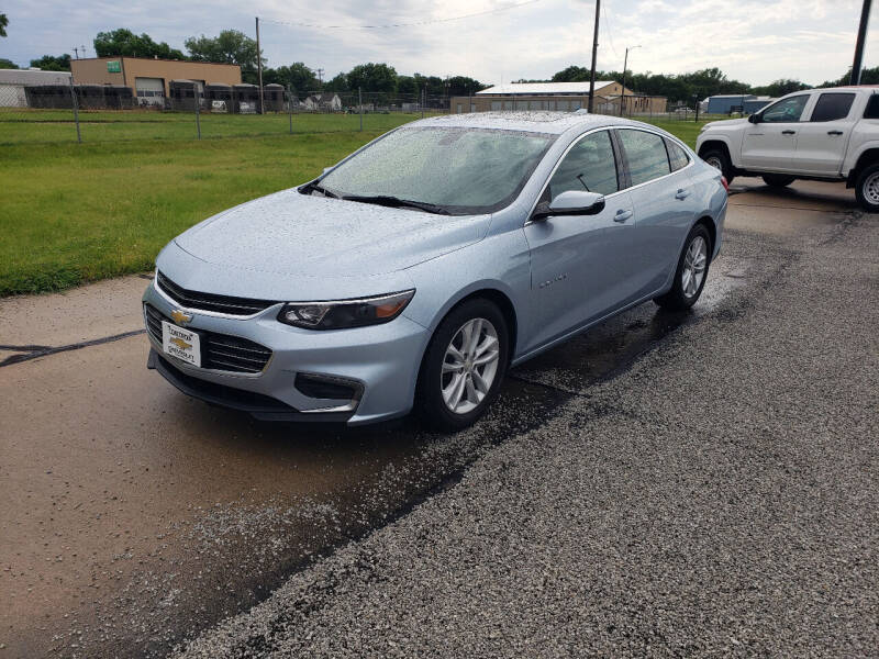 Used 2018 Chevrolet Malibu 1LT with VIN 1G1ZD5ST0JF127631 for sale in Concordia, KS