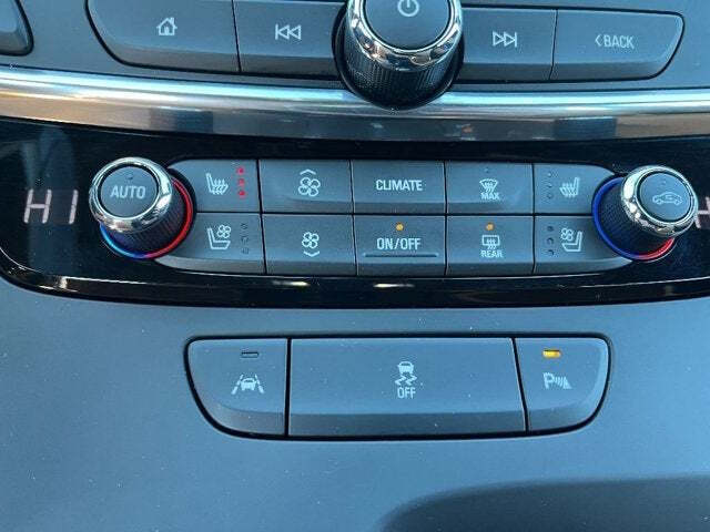 2018 Buick LaCrosse 32
