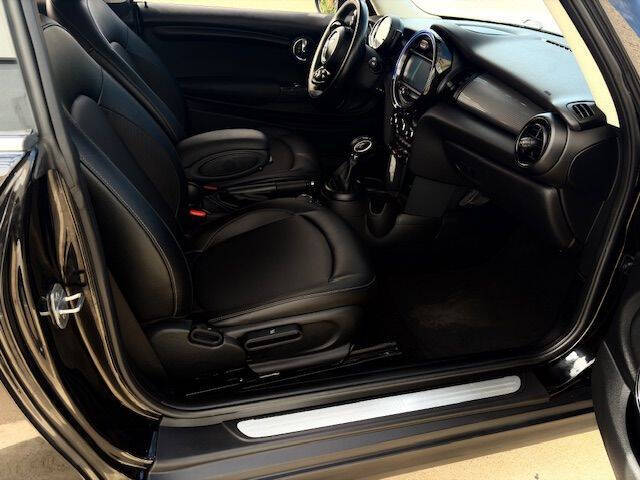 2017 MINI Hardtop 2 Door Cooper