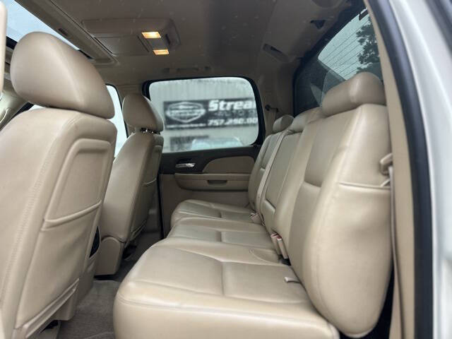 2011 Chevrolet Avalanche LTZ