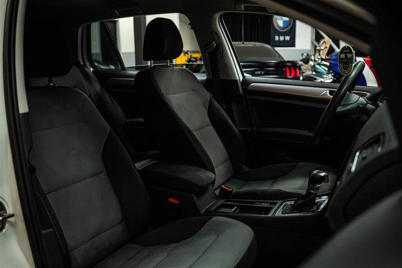 2016 Volkswagen e-Golf SE