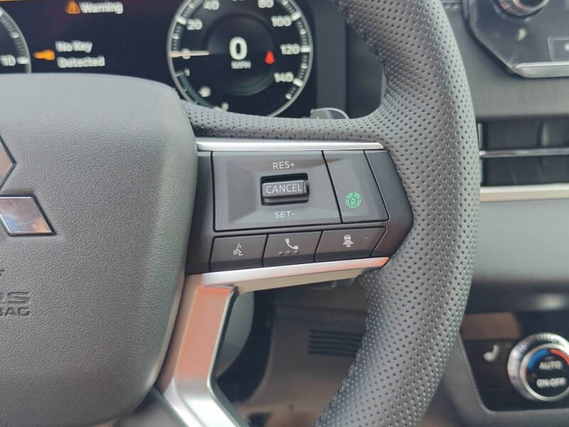 2025 Mitsubishi Outlander PHEV SE