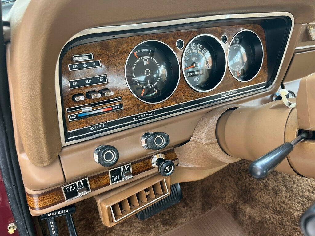 1981 Jeep Wagoneer 34