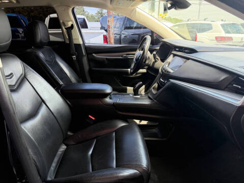 2017 Cadillac XT5 Premium Luxury