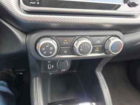 2019 Nissan Kicks S