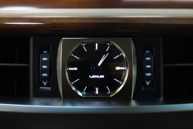 2021 Lexus LX 570 Three-Row