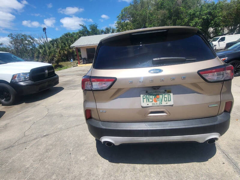 2020 Ford Escape SE