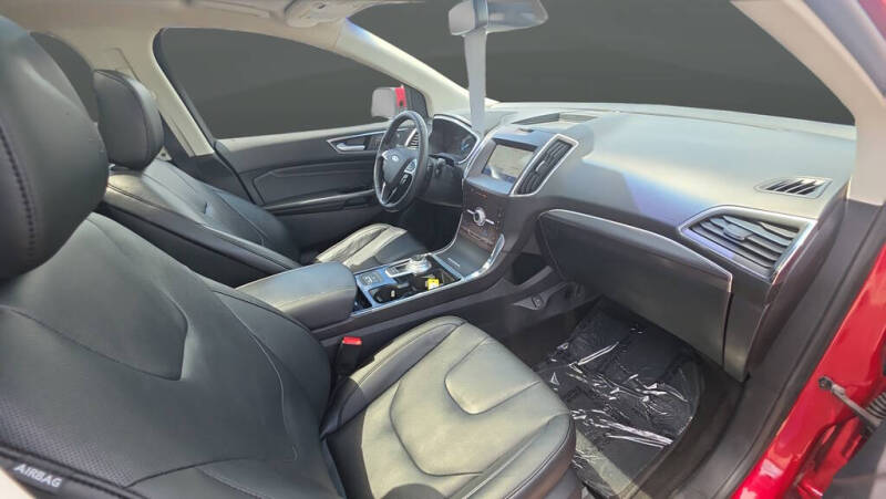 2020 Ford Edge Titanium