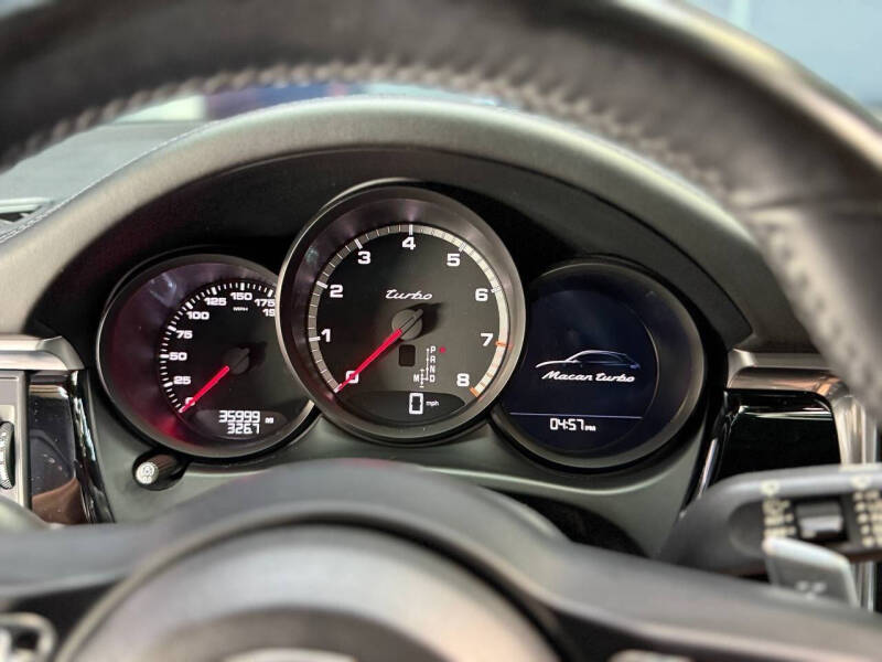 2021 Porsche Macan Turbo