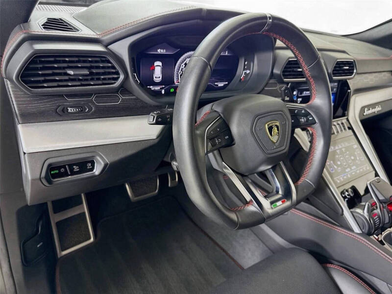 2020 Lamborghini Urus