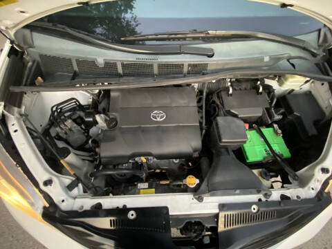 2014 Toyota Sienna L 7-Passenger