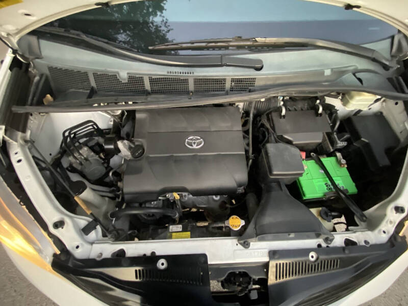 2014 Toyota Sienna L 7-Passenger