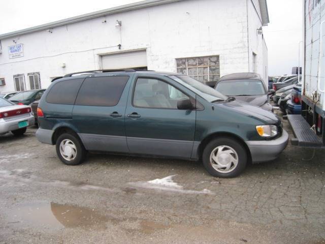 1998 Toyota Sienna for sale in Mc Lean, IL