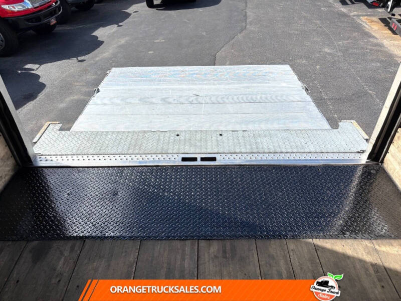 2020 Freightliner M2 106