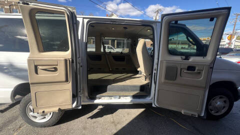 2005 Ford E-Series E-350 SD XLT