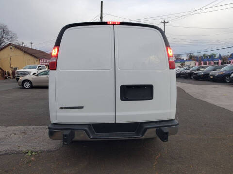 2023 Chevrolet Express 2500