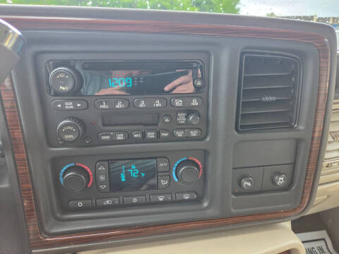 2004 Cadillac Escalade