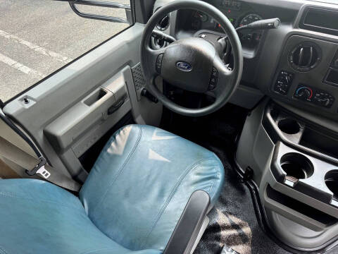 2016 Ford E-Series E-350 SD