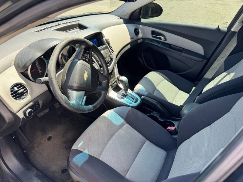 2013 Chevrolet Cruze LS Auto