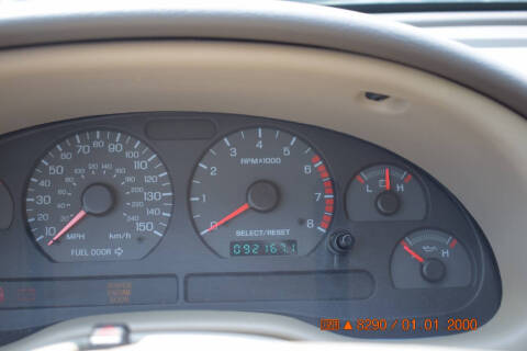 2000 Ford Mustang