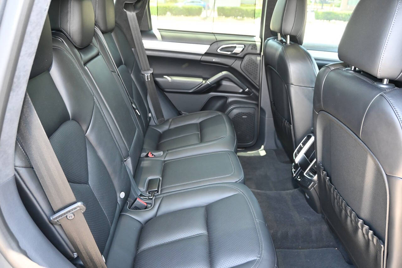 2018 Porsche Cayenne 36