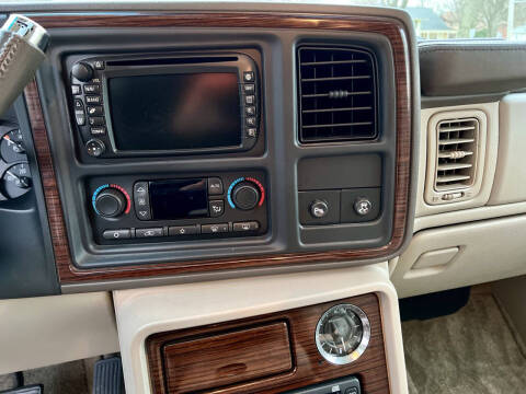 2003 Cadillac Escalade