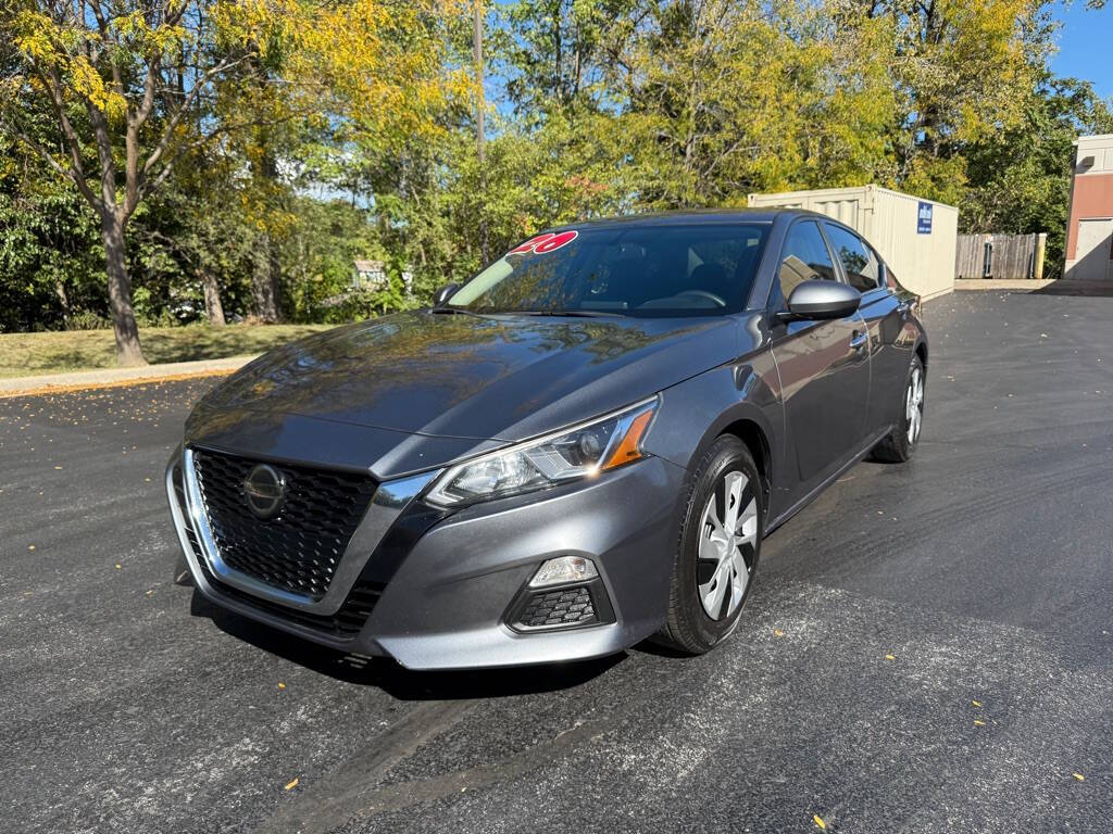 2020 Nissan Altima for sale at Deals & Trades in Aurora, IL