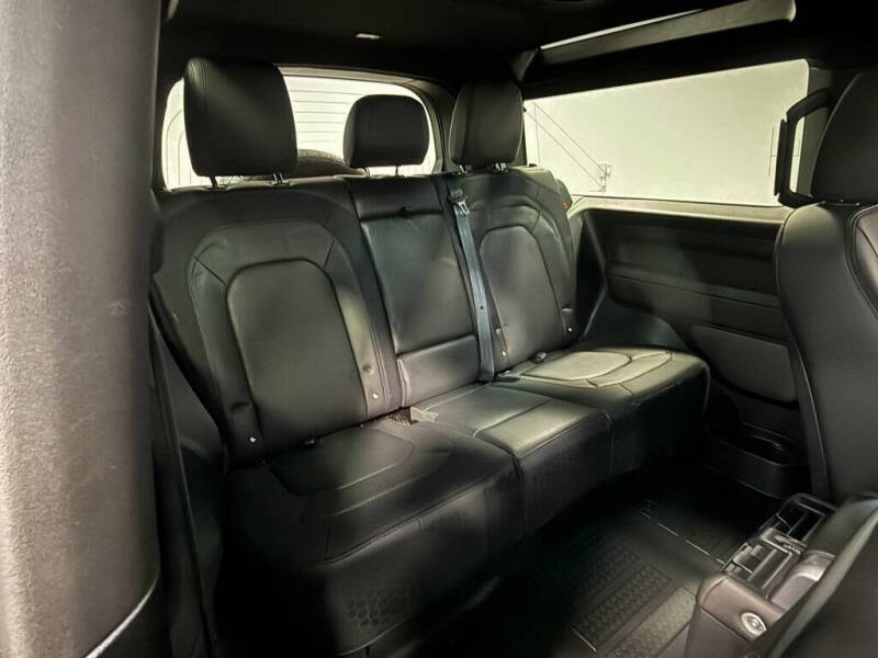 2024 Land Rover Defender 90 P400 X-Dynamic SE